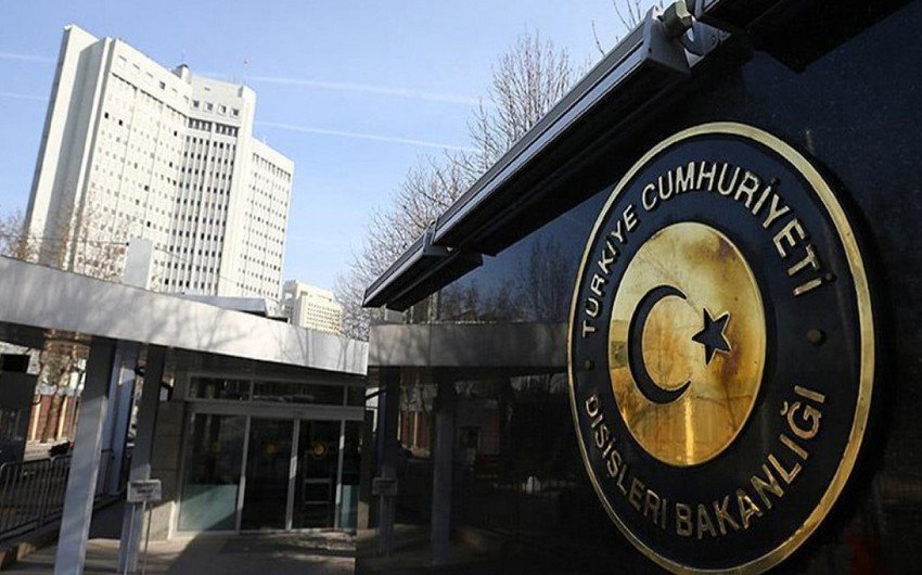 Rəsmi Ankara İsrailin türkiyəli diplomatın da tərkibində olduğu nümayəndə heyətinə hücumunu qınayıb