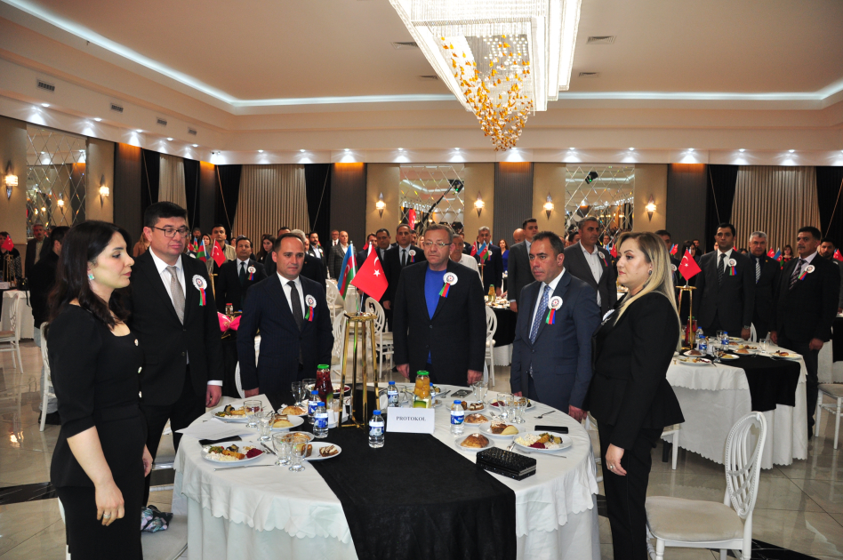 Azərbaycanın Müstəqillik Günü Qarsda da qeyd edilib